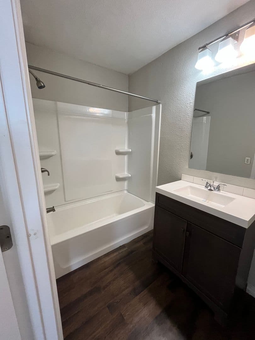 Stillwater Apartment: 1108 North Duck Street