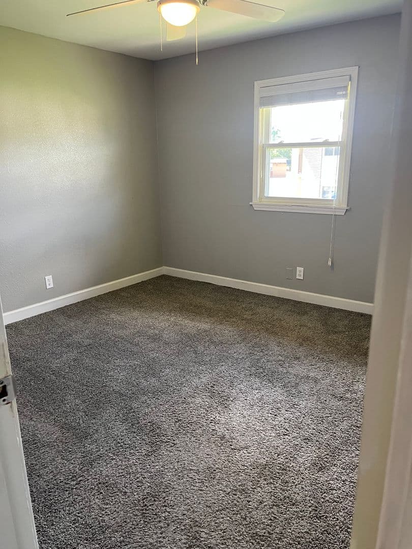 cushing Apartment: 1428 south little Ave