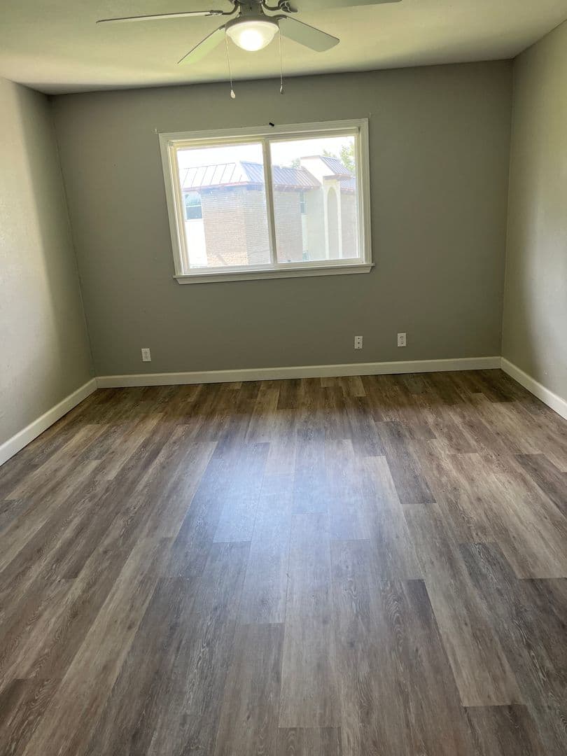 cushing Apartment: 1428 south little Ave