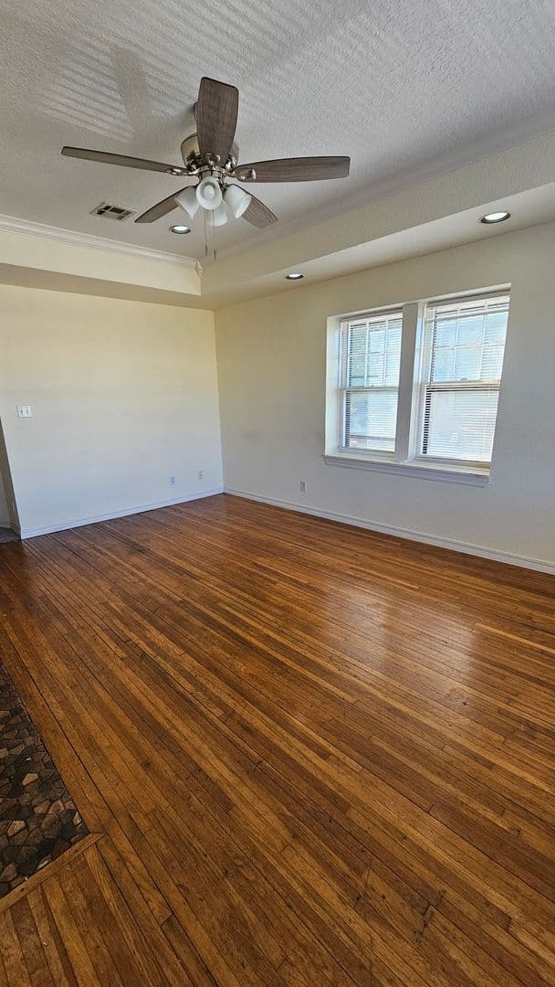 Tulsa Apartment: 1530 e 14th st