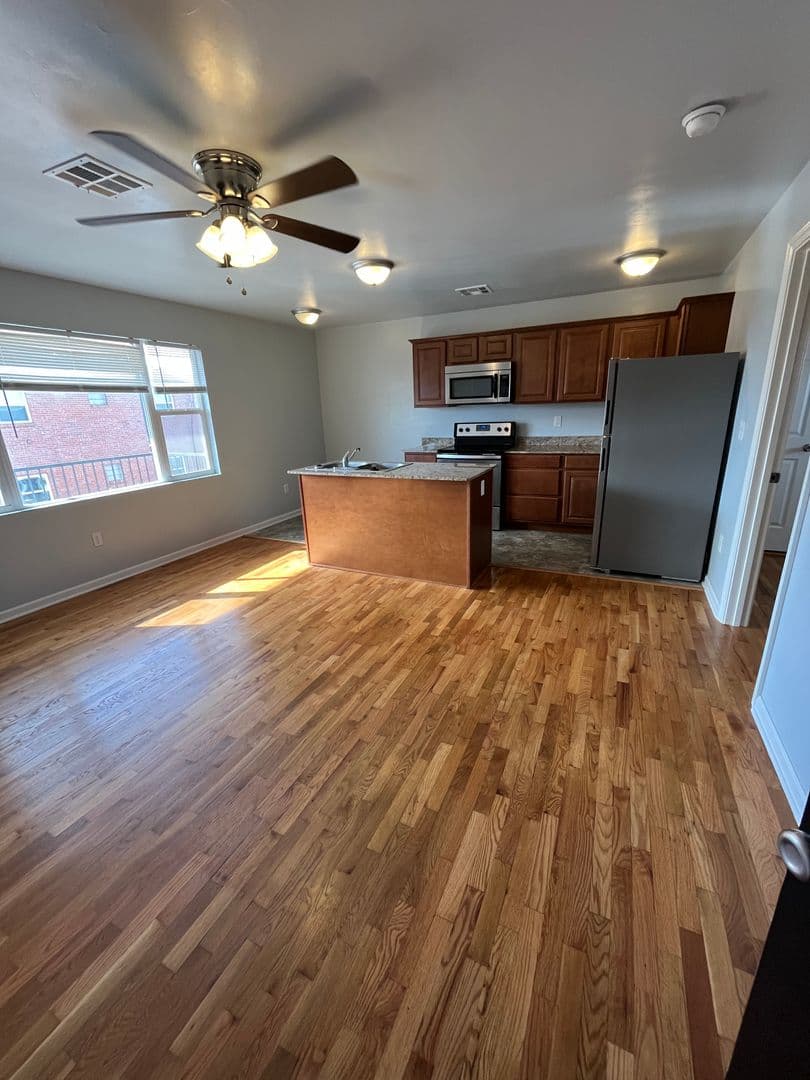 Stillwater Apartment: 502 West Maple Ave