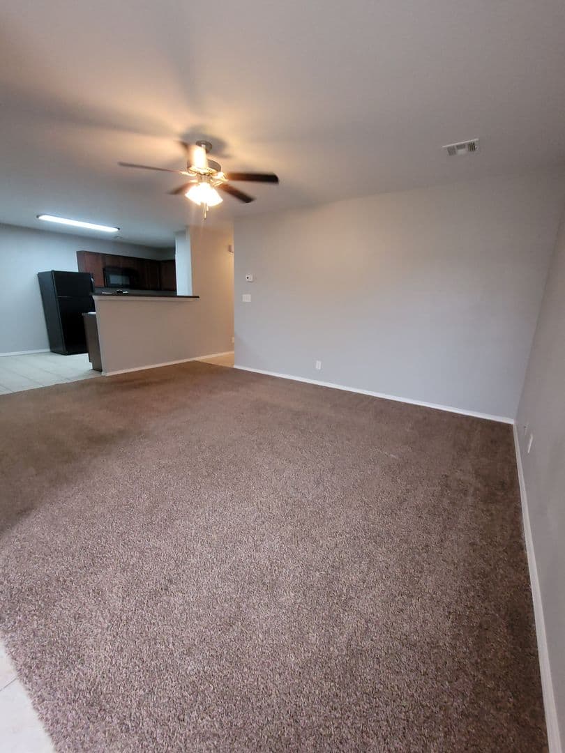Broken Arrow Apartment: Glen eagle
