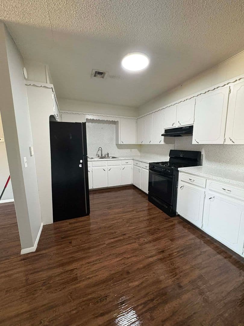 Broken Arrow Apartment: 505 West Broadway Ave