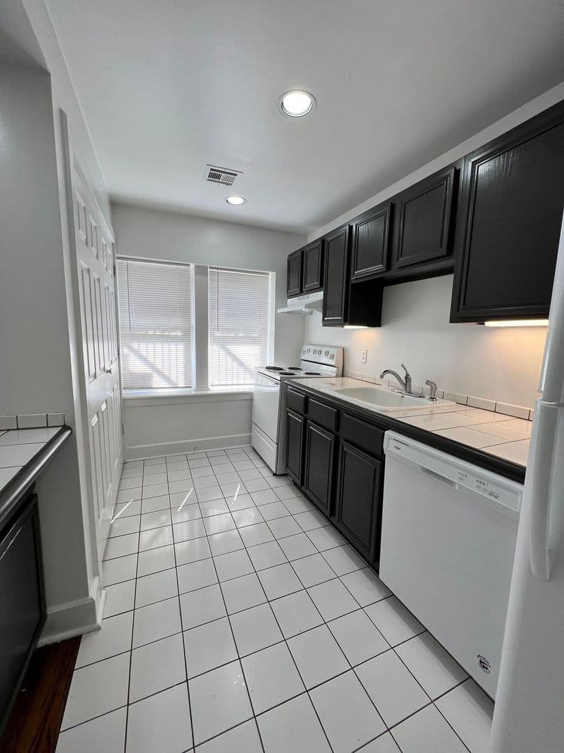 Tulsa Apartment: 1530 e 14th st