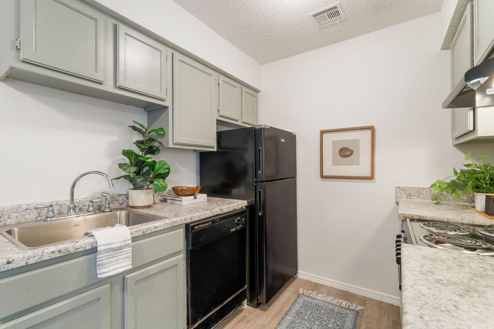 Claremore Apartment: 2090 S Lynn Riggs Blvd