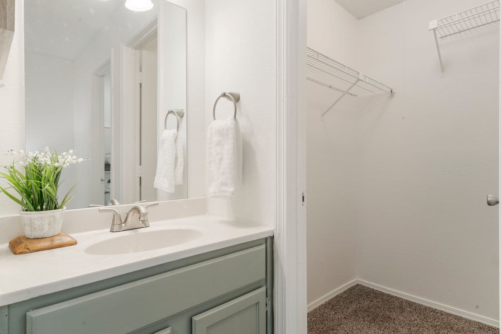 Claremore Apartment: 2090 S Lynn Riggs Blvd
