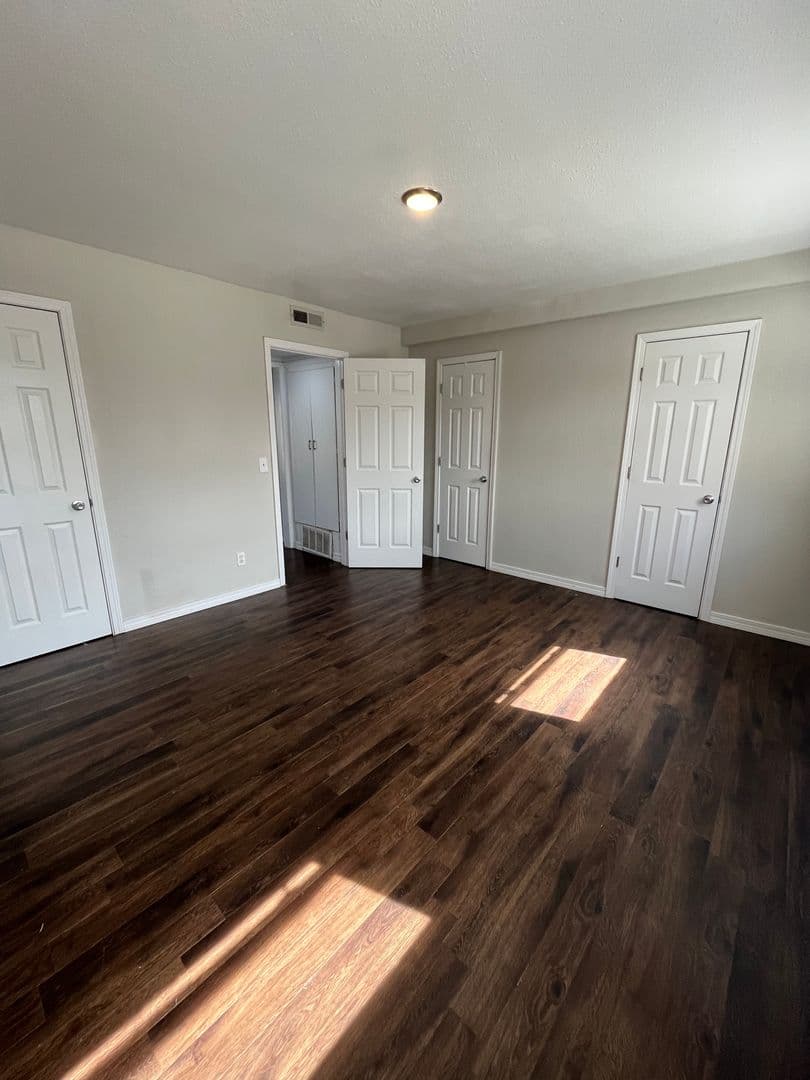 Stillwater Apartment: 1108 North Duck Street
