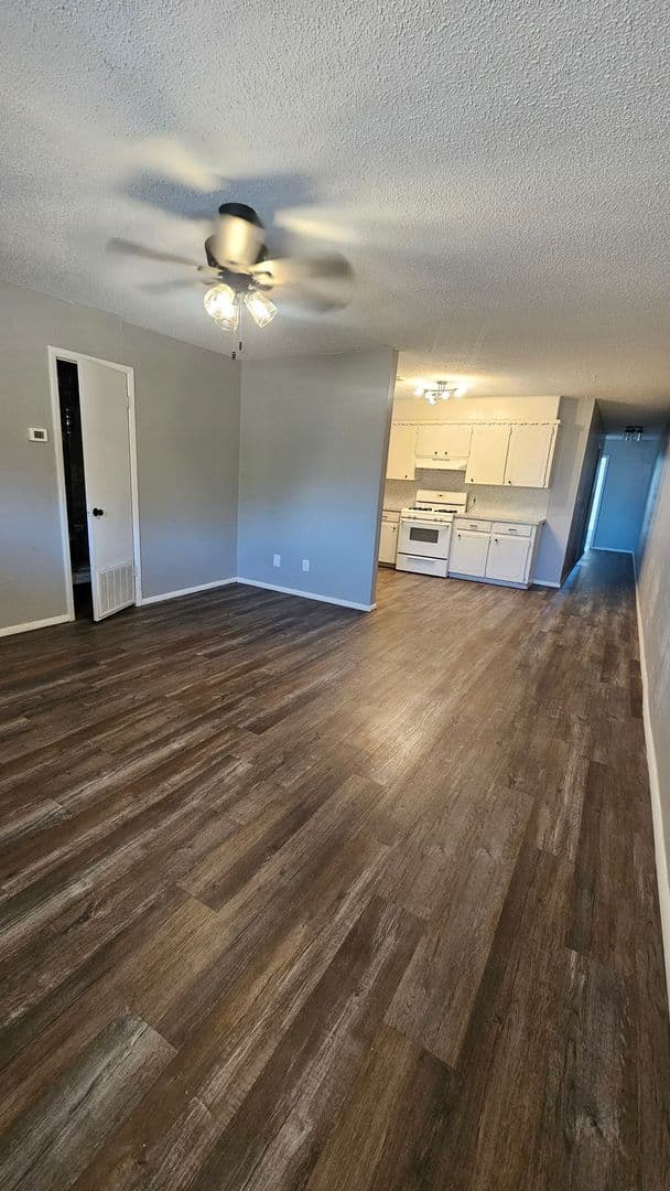 Broken Arrow Apartment: 505 West Broadway Ave
