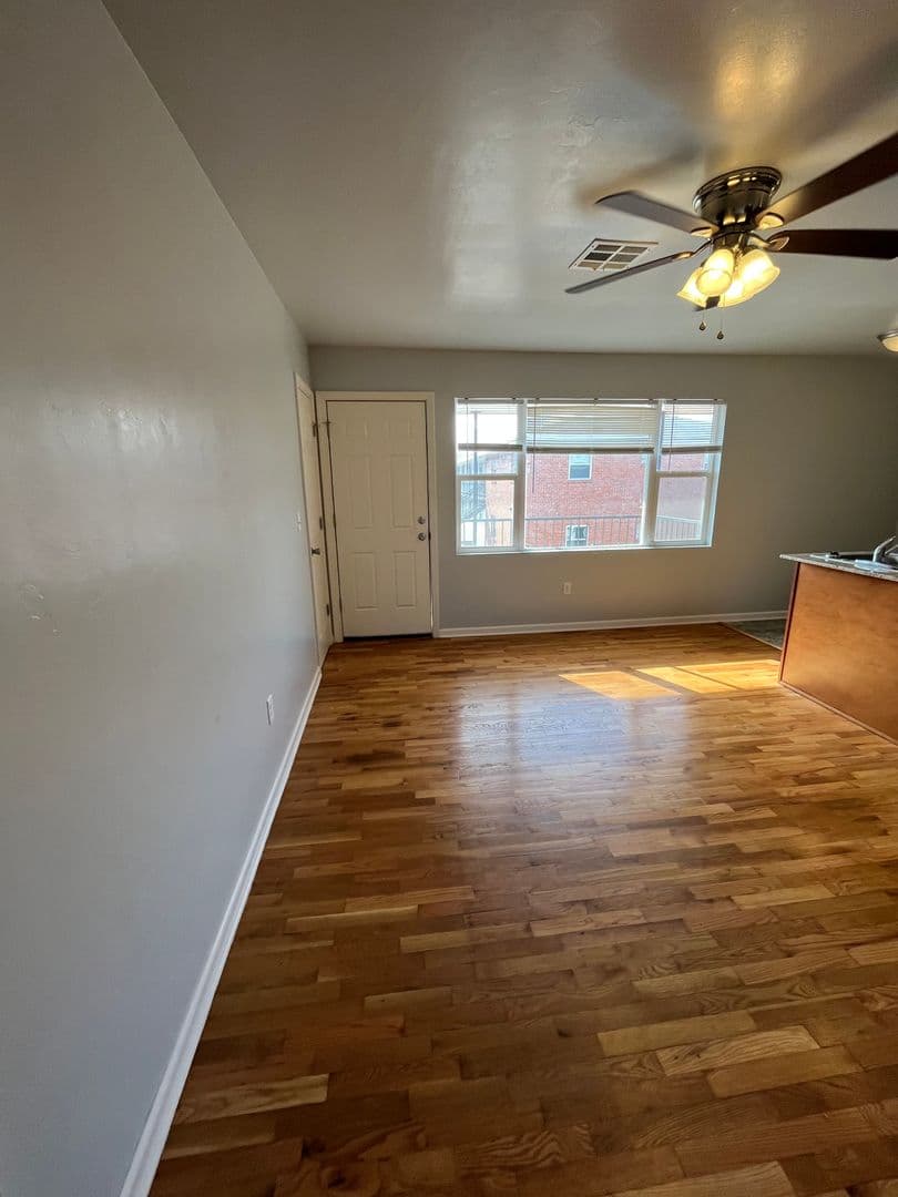 Stillwater Apartment: 502 West Maple Ave