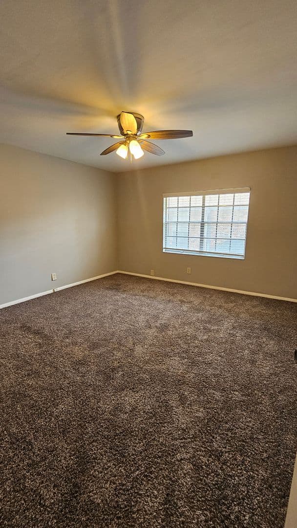 Tulsa Apartment: 3853 S. Riverside Drive