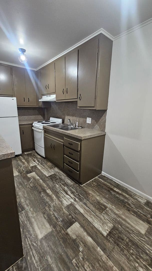 Tulsa Apartment: 1420 s trenton ave