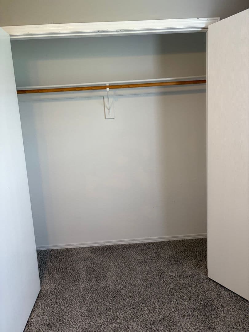 Claremore Apartment: 2805 Trailwood Dr