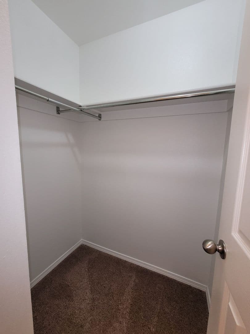 Broken Arrow Apartment: Glen eagle