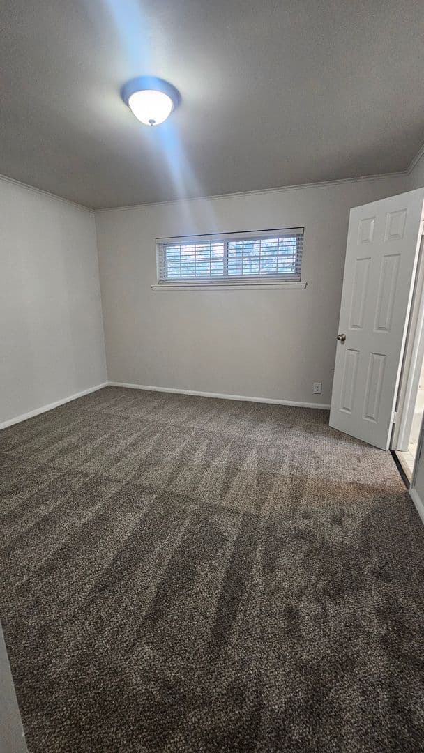 Tulsa Apartment: 1420 s trenton ave