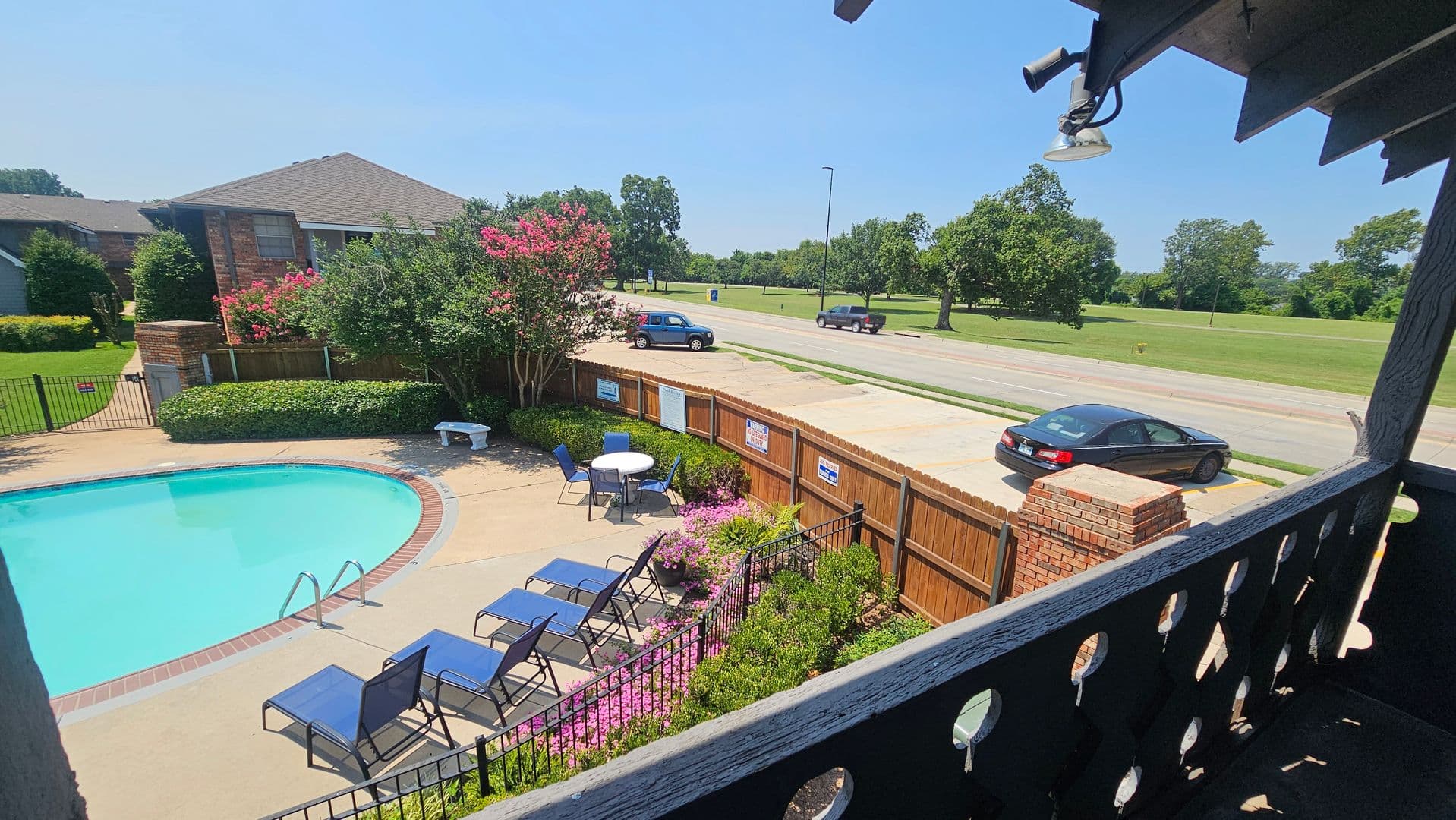 Tulsa Apartment: 3853 S. Riverside Drive