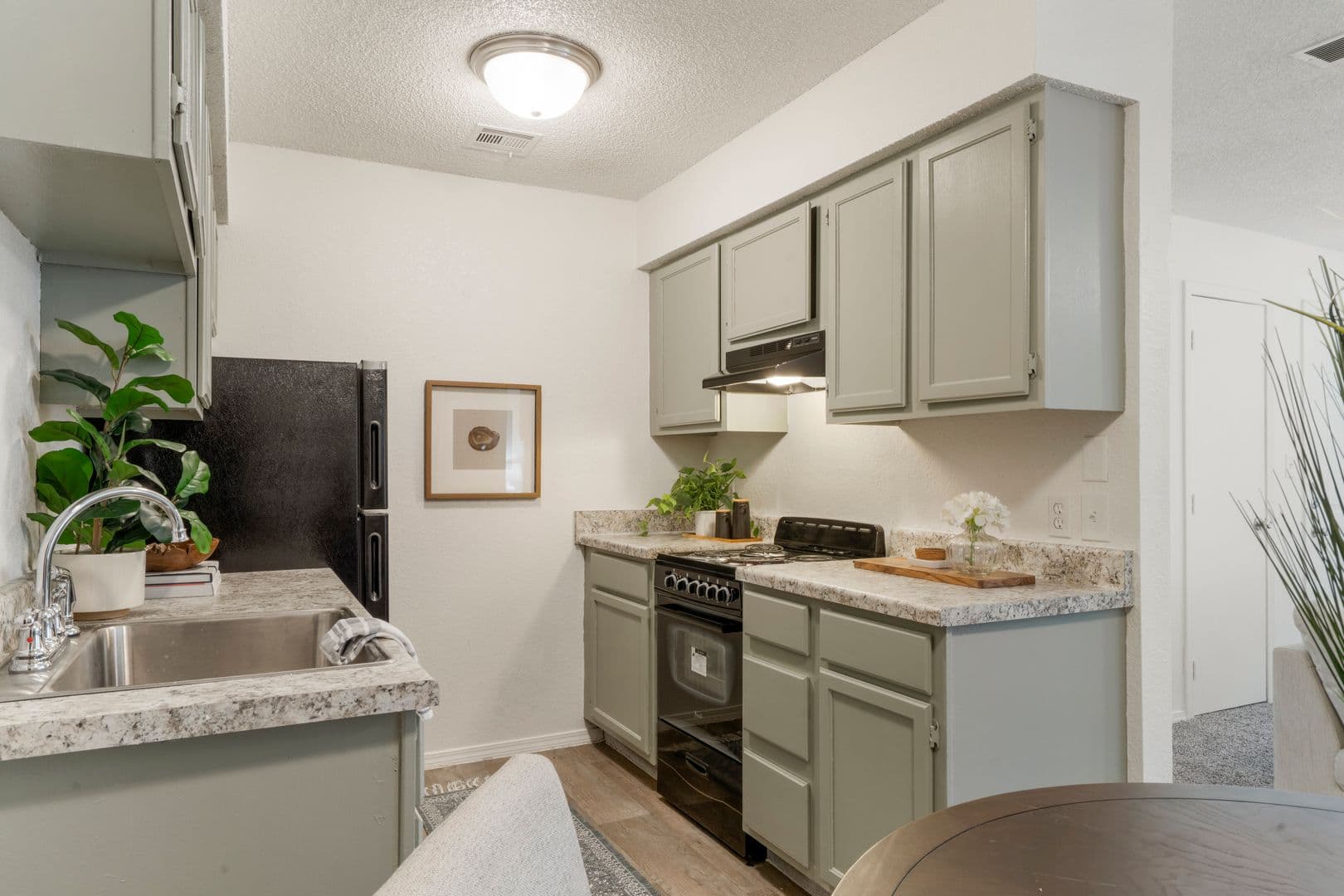 Claremore Apartment: 2090 S Lynn Riggs Blvd