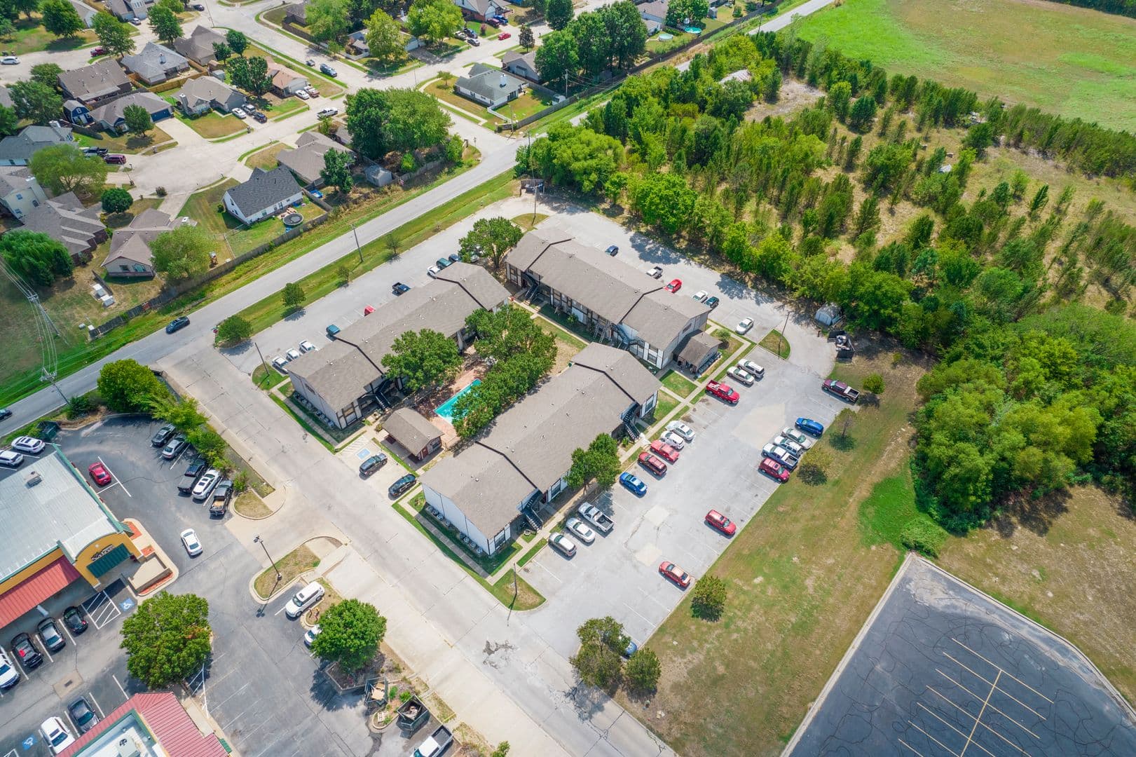 Claremore Apartment: 2090 S Lynn Riggs Blvd