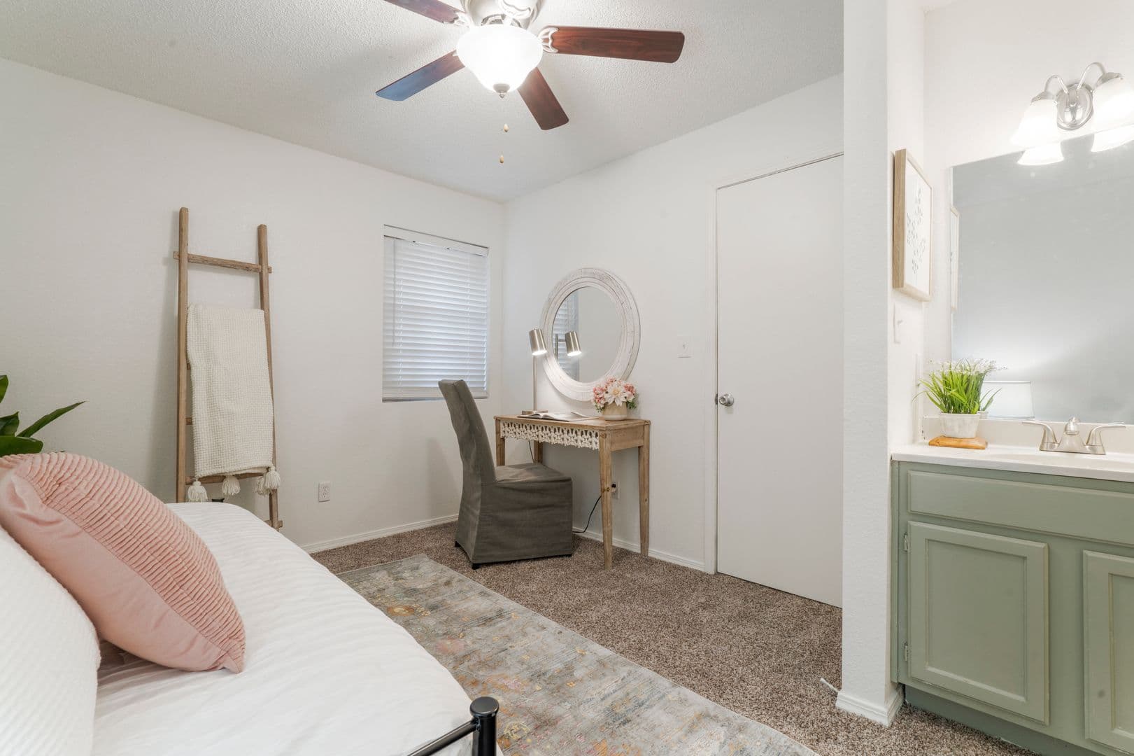 Claremore Apartment: 2090 S Lynn Riggs Blvd