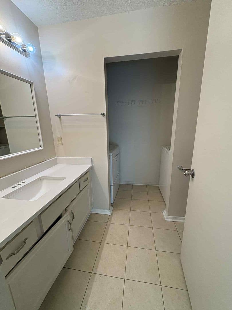 Tulsa Apartment: 3220 E 47th st