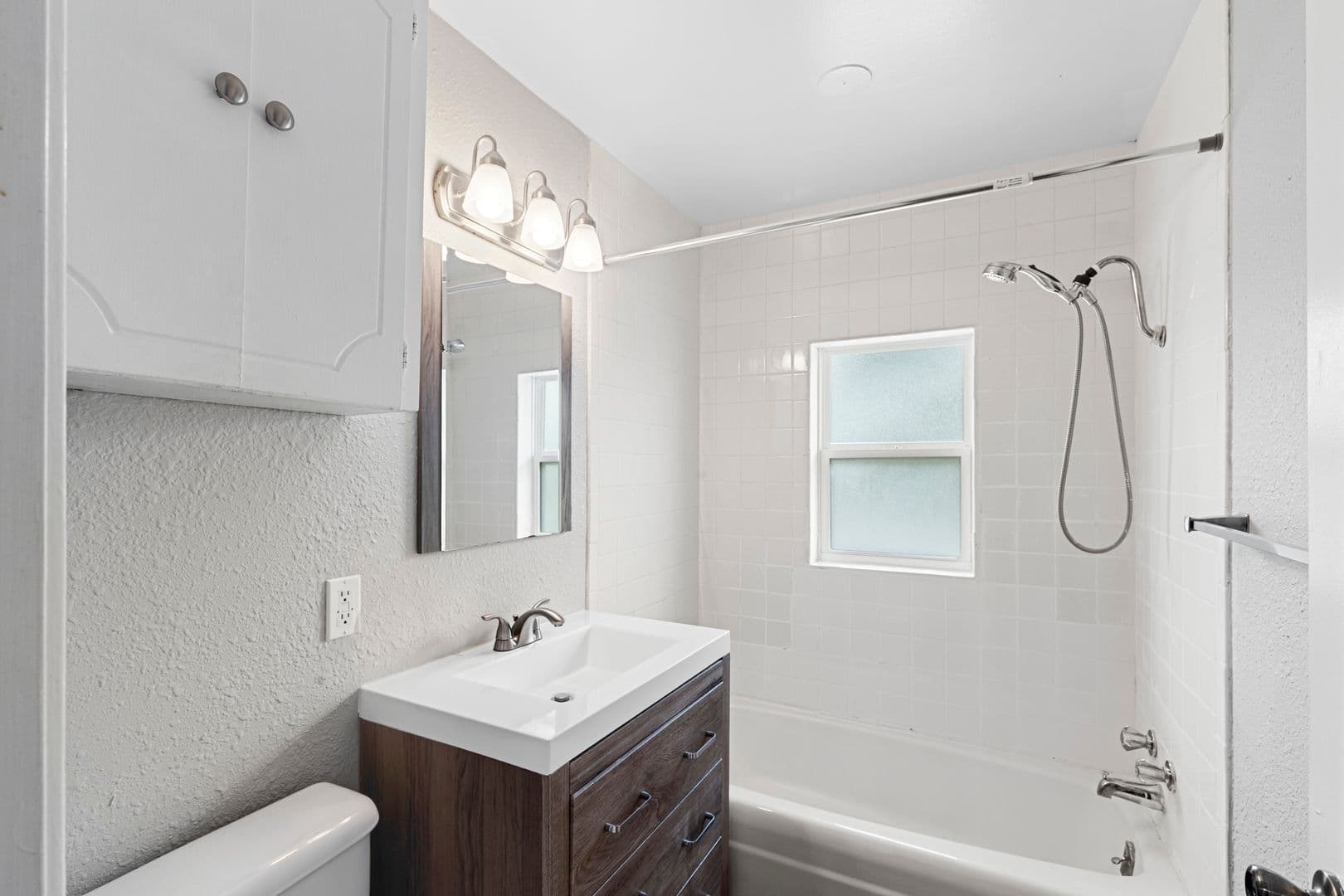 Tulsa Apartment: 3853 S. Riverside Drive