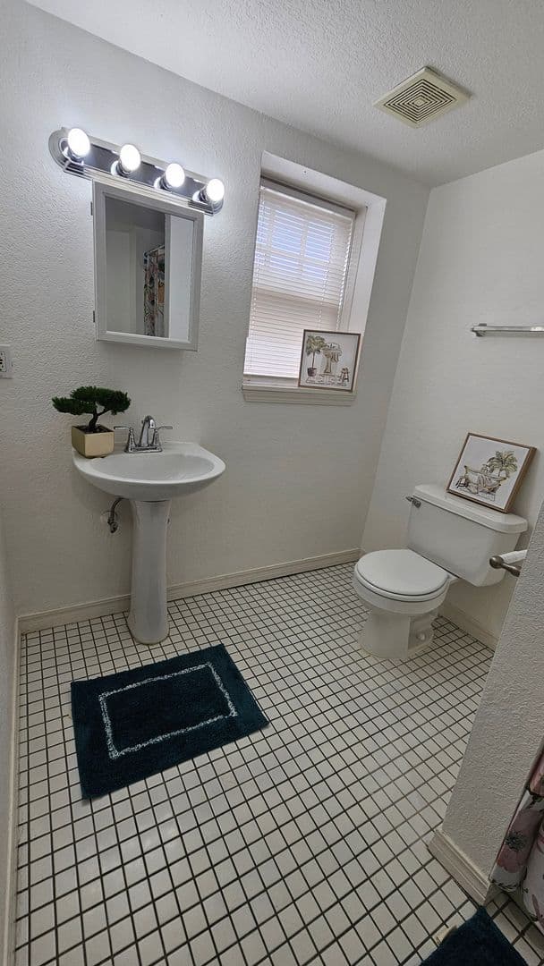 Tulsa Apartment: 1530 e 14th st