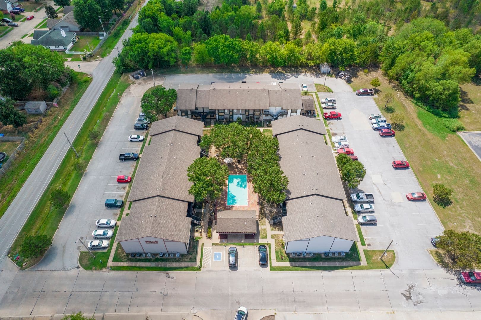 Claremore Apartment: 2090 S Lynn Riggs Blvd
