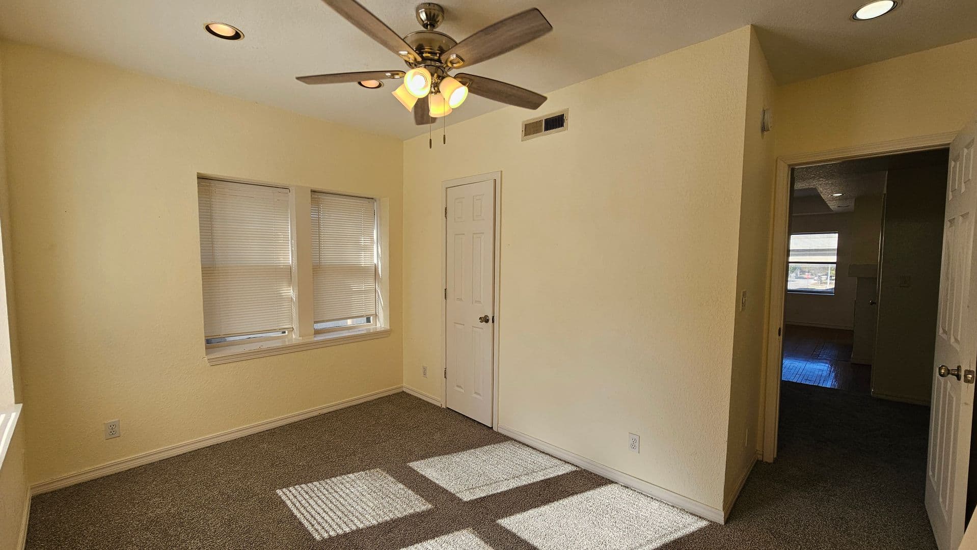 Tulsa Apartment: 1530 e 14th st