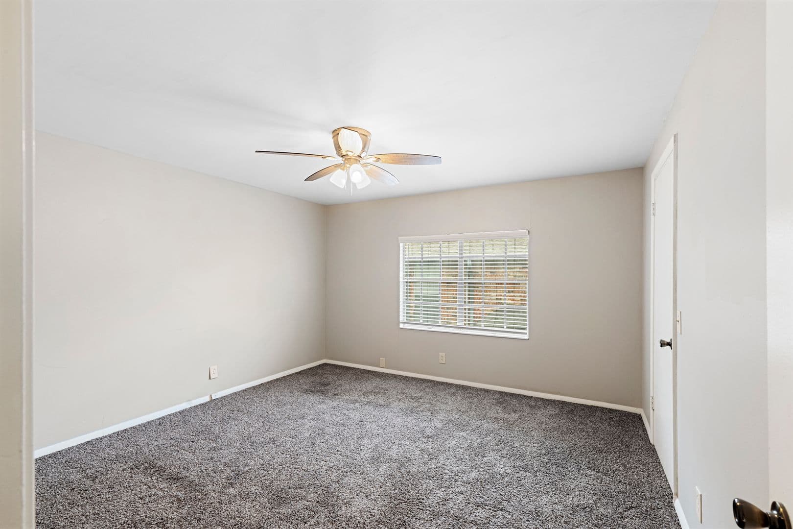 Tulsa Apartment: 3853 S. Riverside Drive