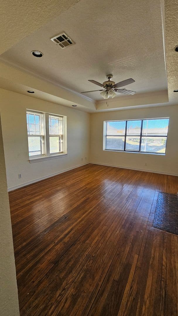 Tulsa Apartment: 1530 e 14th st