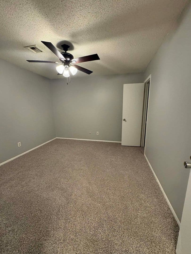 Broken Arrow Apartment: 505 West Broadway Ave