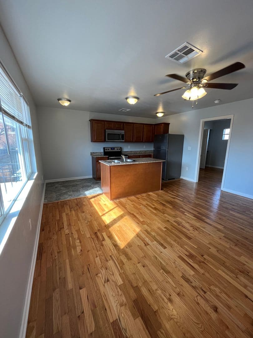 Stillwater Apartment: 502 West Maple Ave