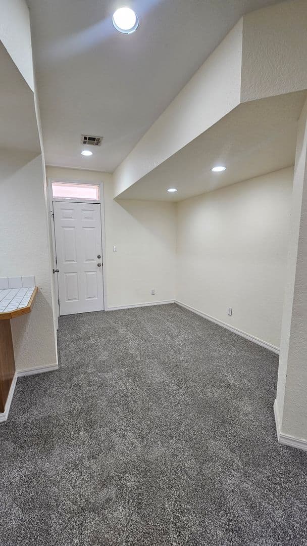 Tulsa Apartment: 1530 e 14th st