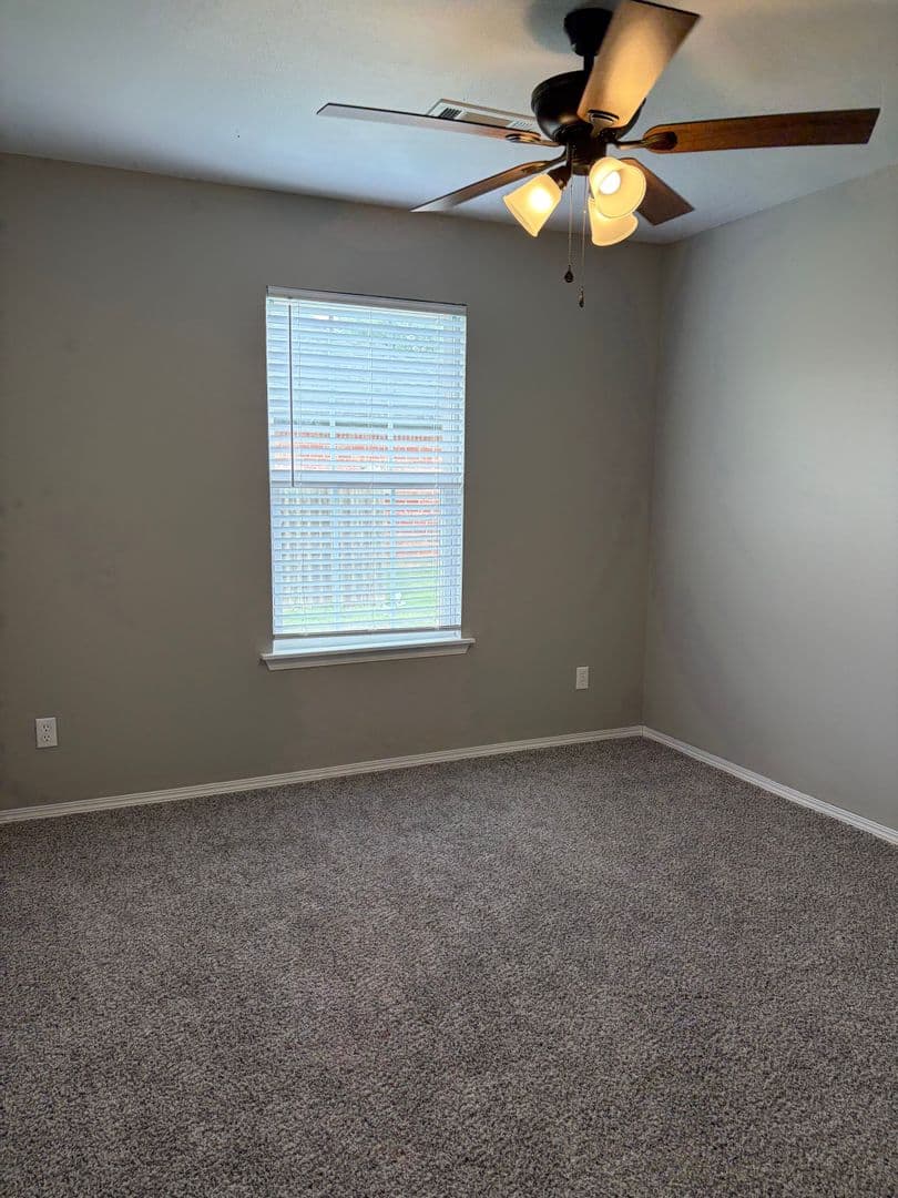 Claremore Apartment: 2805 Trailwood Dr