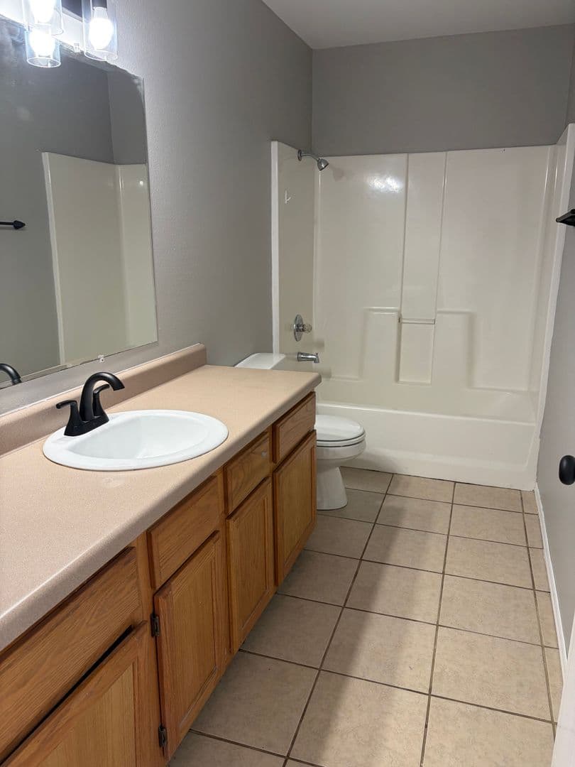 Claremore Apartment: 2805 Trailwood Dr