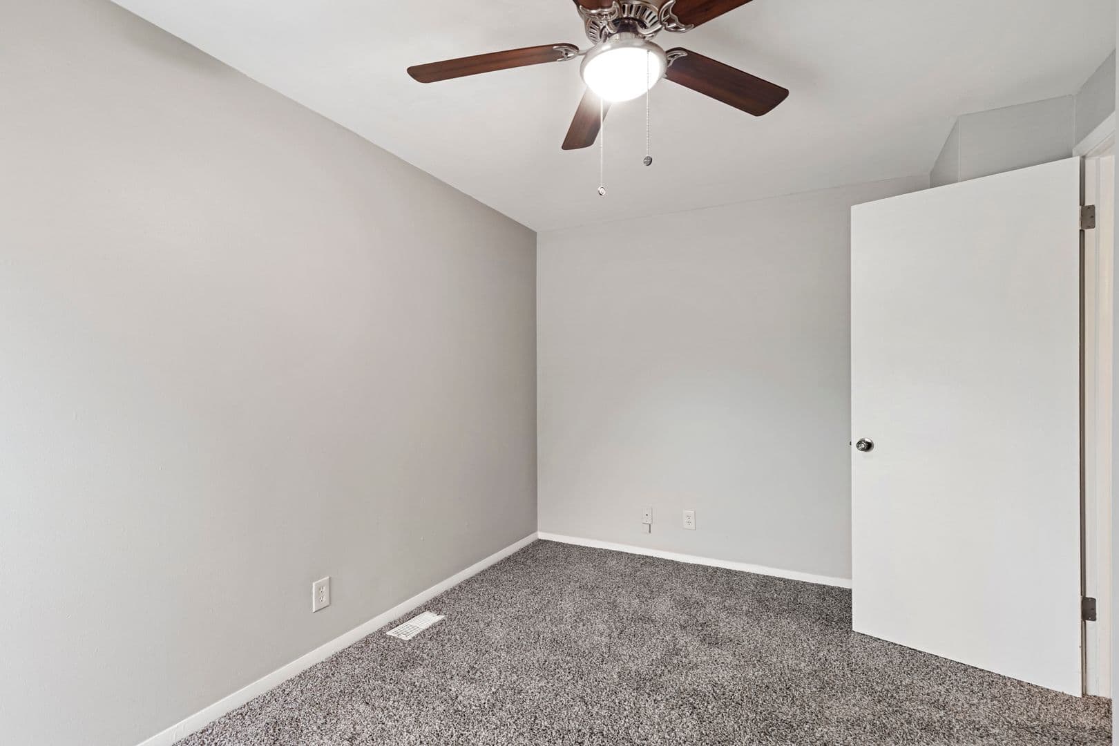Tulsa Apartment: 3853 S. Riverside Drive
