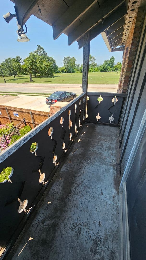 Tulsa Apartment: 3853 S. Riverside Drive