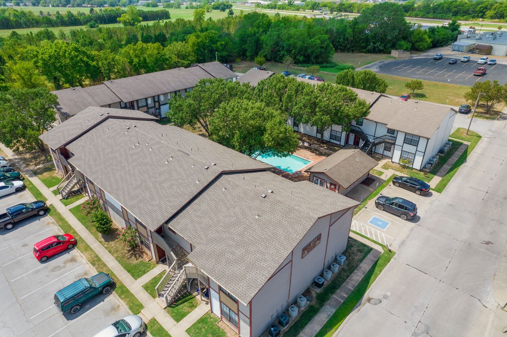 Claremore Apartment: 2090 S Lynn Riggs Blvd