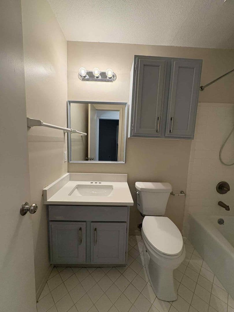 Tulsa Apartment: 3220 E 47th st