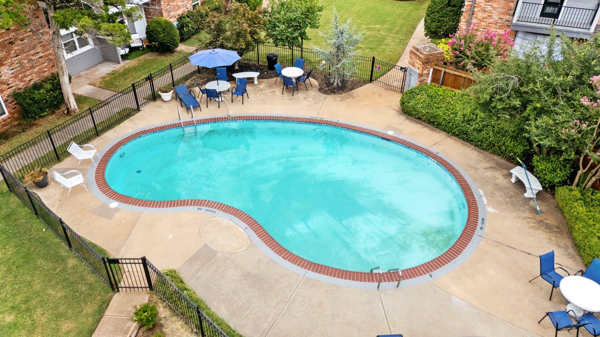 Tulsa Apartment: 3853 S. Riverside Drive