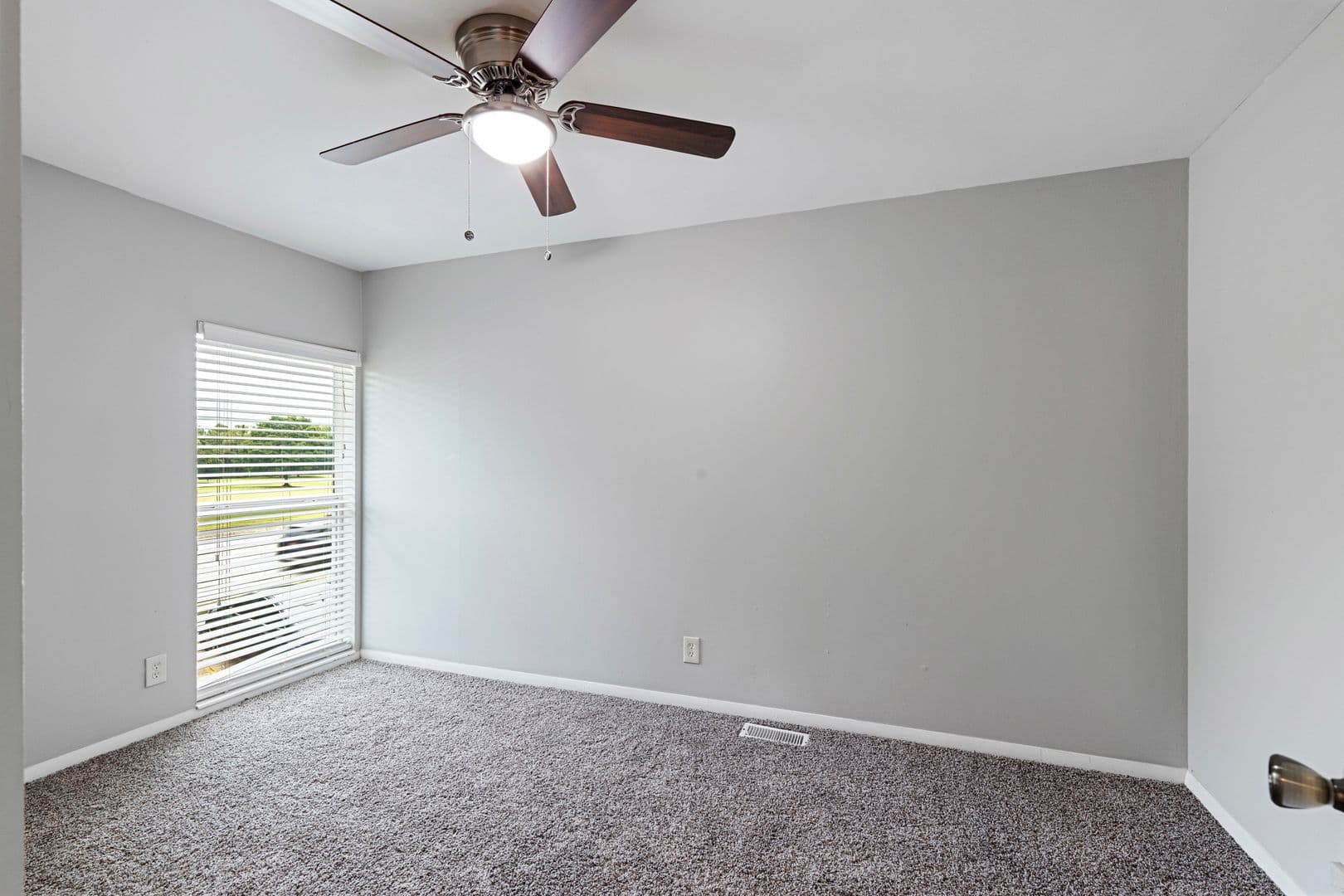 Tulsa Apartment: 3853 S. Riverside Drive