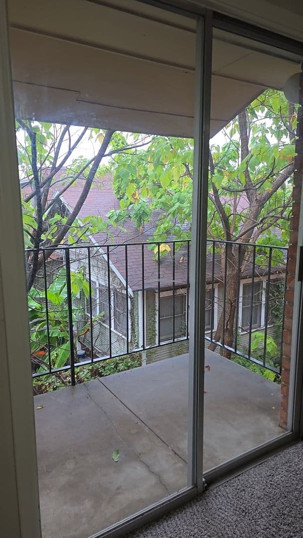 Tulsa Apartment: 1420 s trenton ave