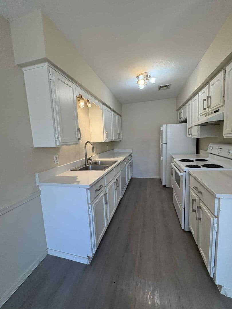 Tulsa Apartment: 3220 E 47th st