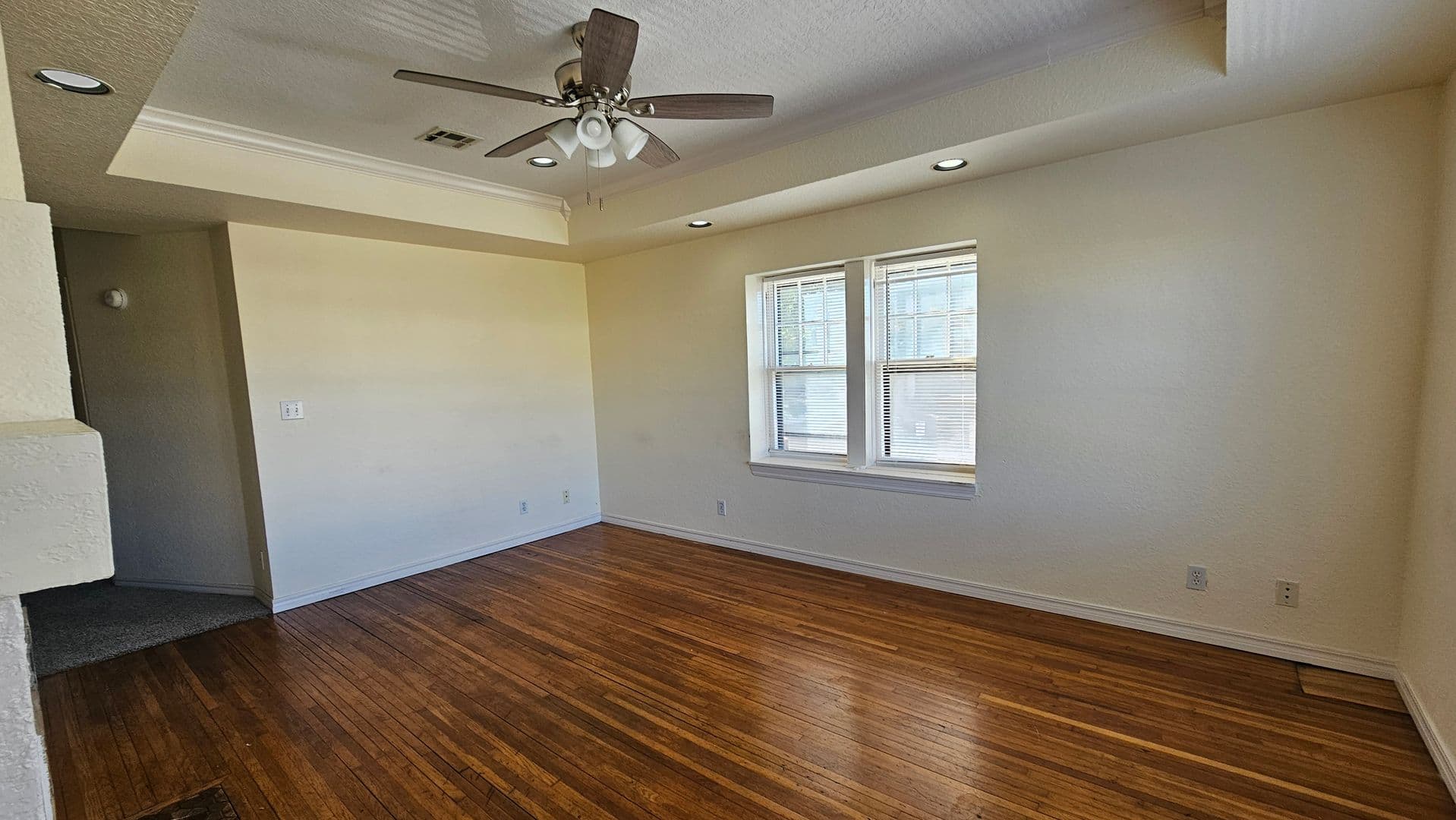 Tulsa Apartment: 1530 e 14th st