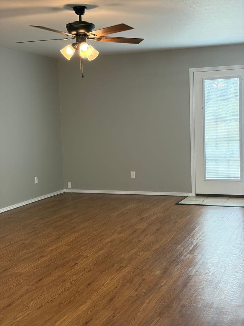 Claremore Apartment: 2805 Trailwood Dr