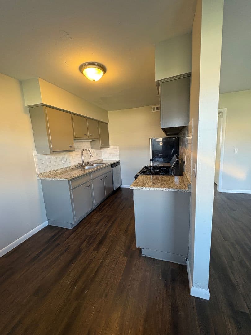 Stillwater Apartment: 1108 North Duck Street