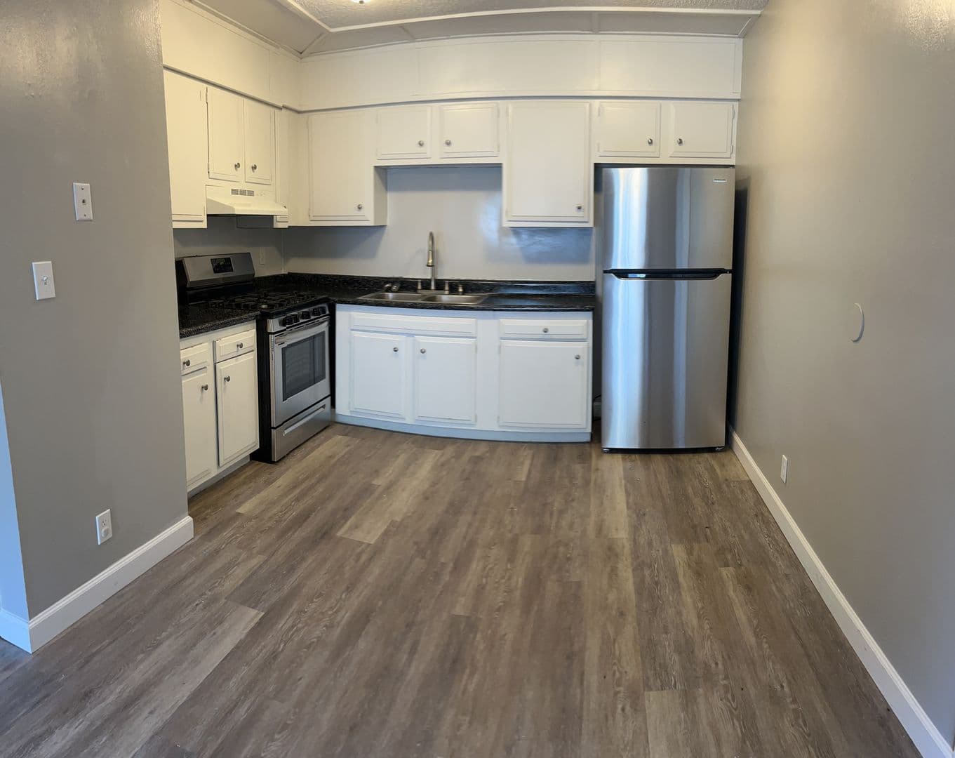 cushing Apartment: 1428 south little Ave