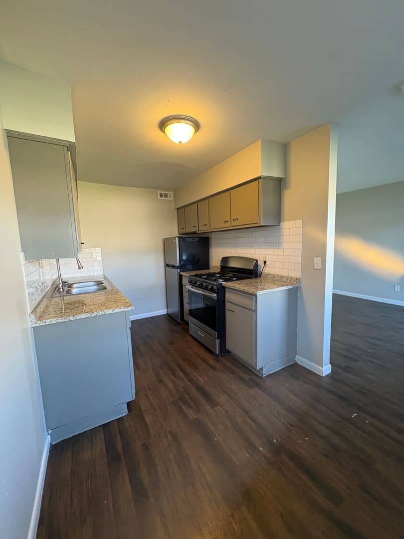 Stillwater Apartment: 1108 North Duck Street