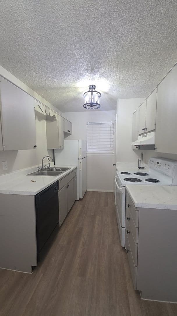 Tulsa Apartment: 1420 s trenton ave