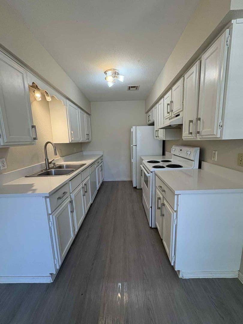 Tulsa Apartment: 3220 E 47th st