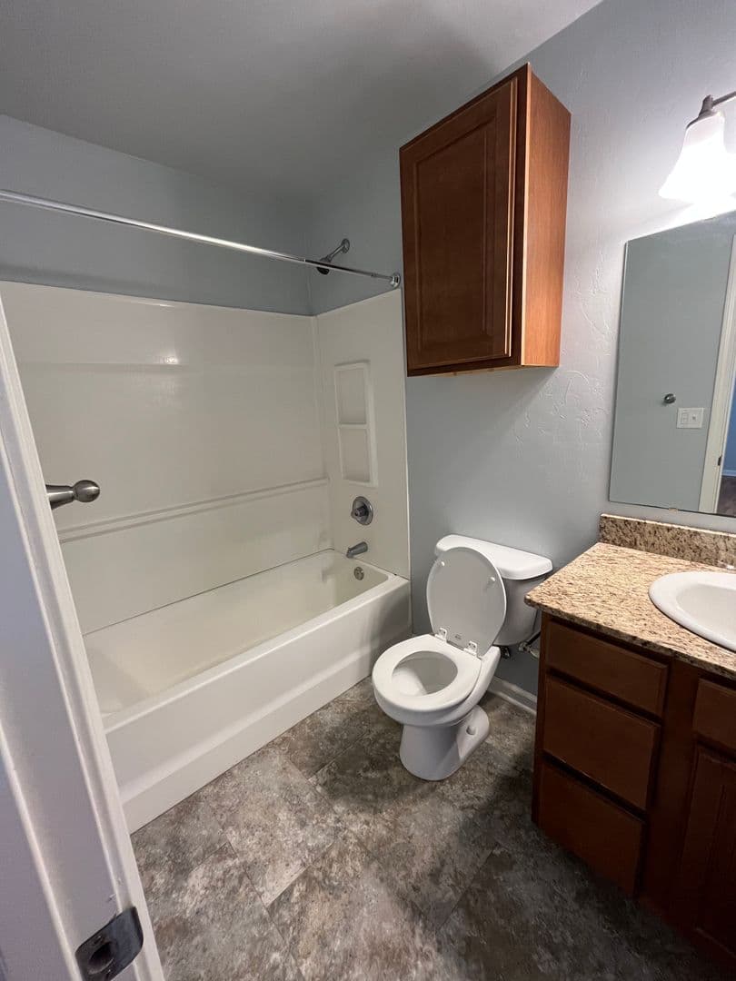 Stillwater Apartment: 502 West Maple Ave